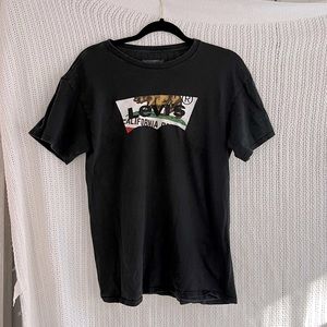 Levi’s Graphic T Shirt